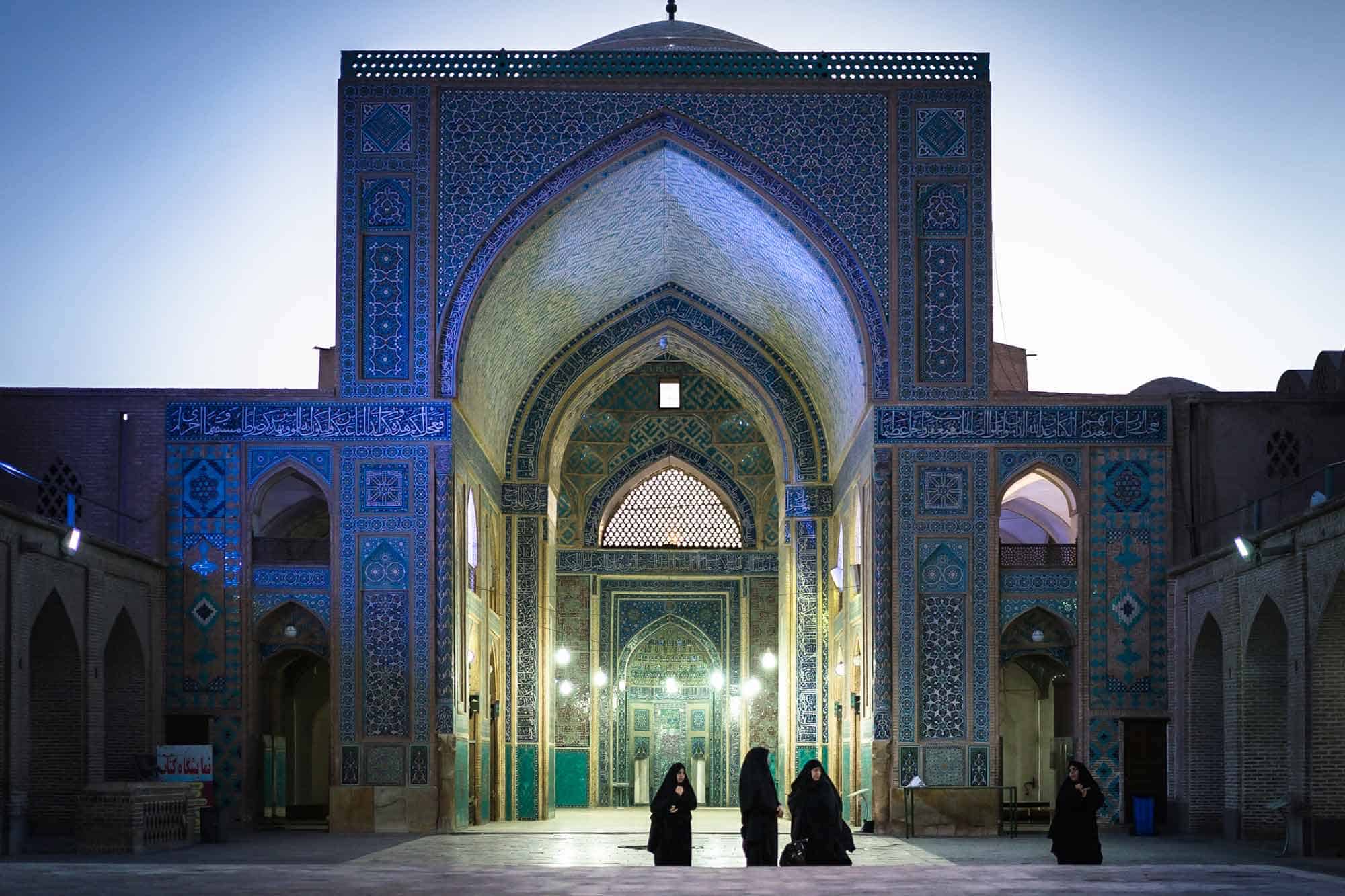 25 Things to Know Before You Visit Iran (2023 Guide)