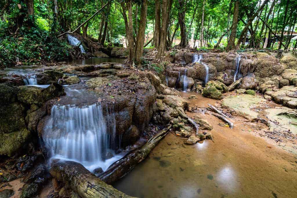Kroeng Krawia Waterfalls